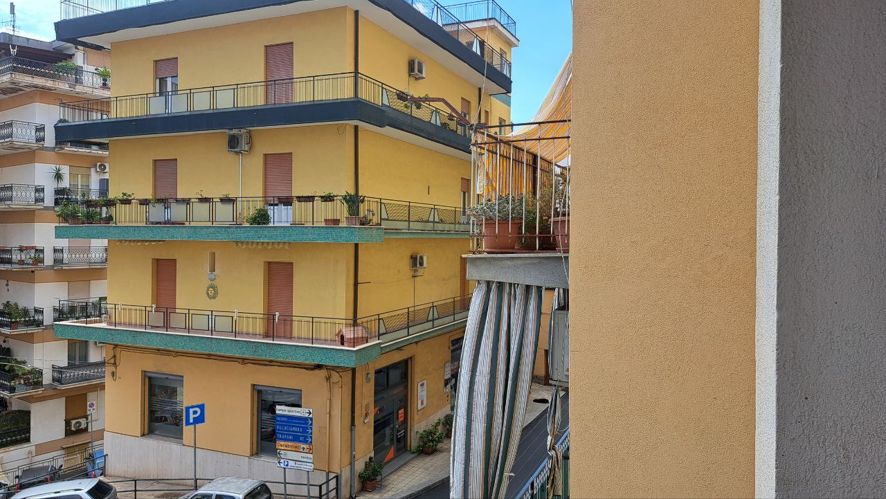 Via Venero grande 4 locali 2 servizi e ripostiglio