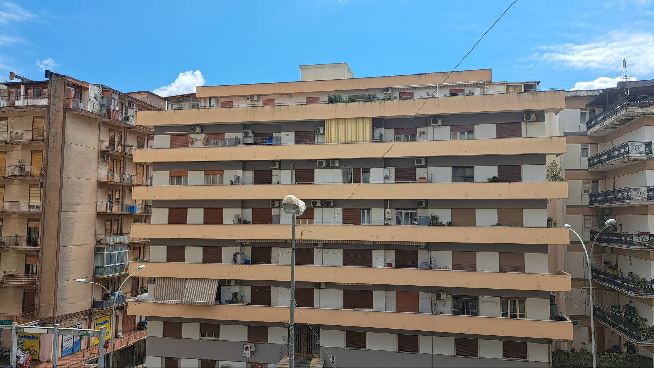 Via Venero grande 4 locali 2 servizi e ripostiglio