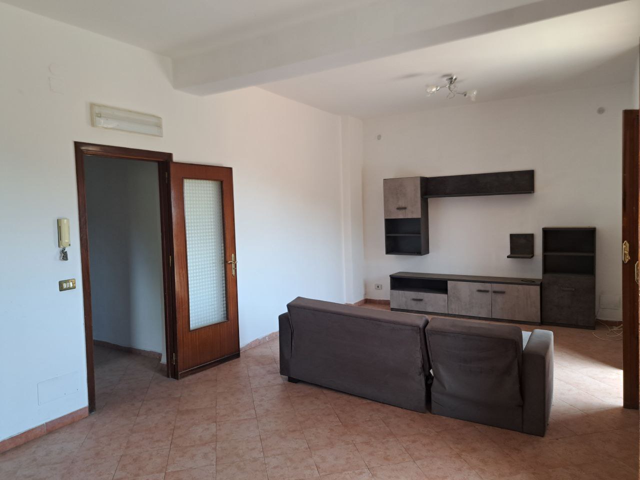 Via Valle Paradiso, 3 locali arredato con box auto