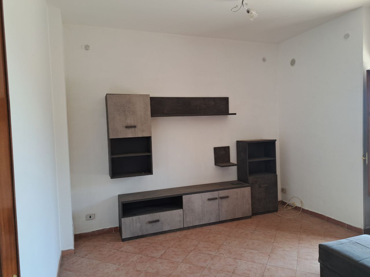 Via Valle Paradiso, 3 locali arredato con box auto