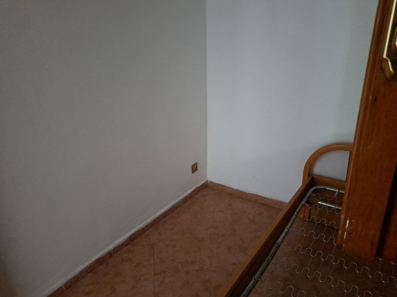 Via Valle Paradiso, 3 locali arredato con box auto