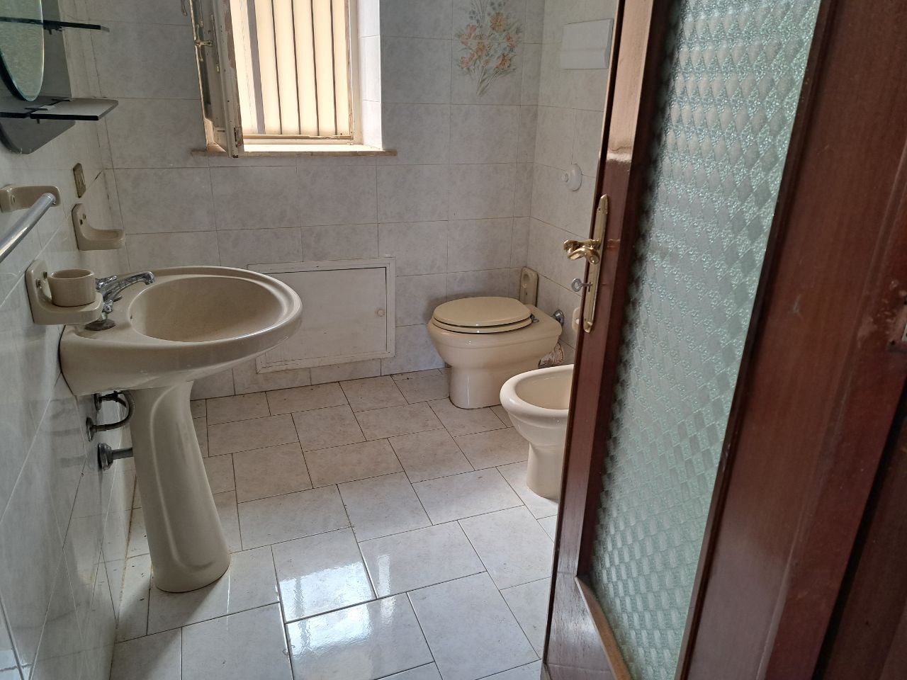 Via Valle Paradiso, 3 locali arredato con box auto