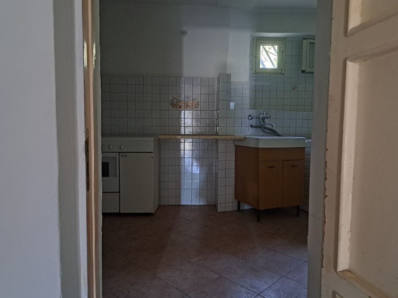 Via Valle Paradiso, 3 locali arredato con box auto