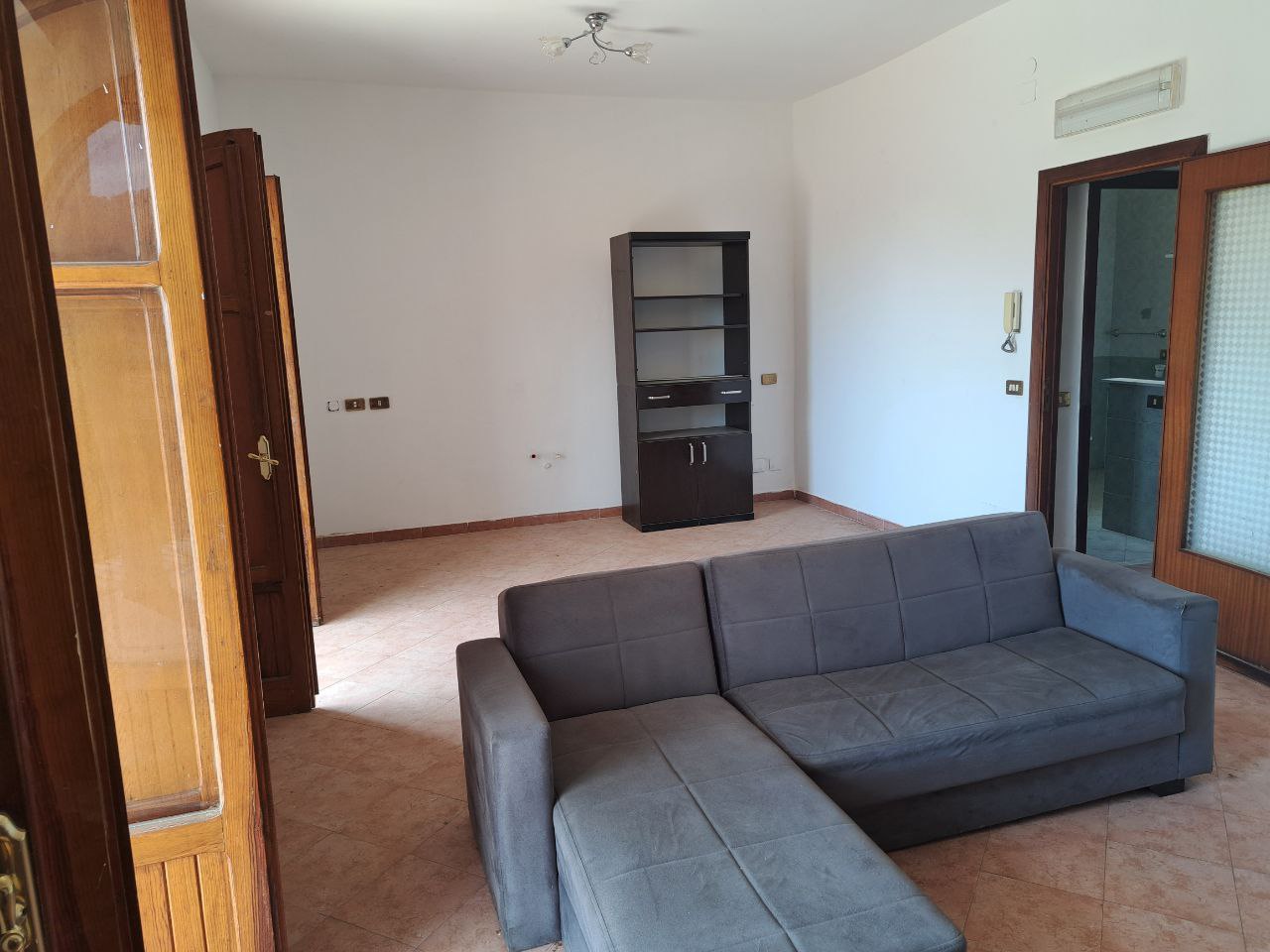 Via Valle Paradiso, 3 locali arredato con box auto