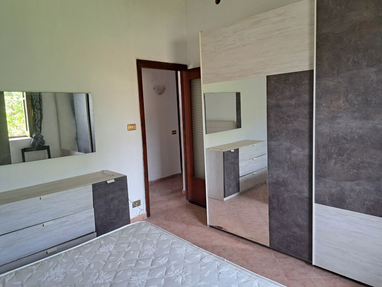 Via Valle Paradiso, 3 locali arredato con box auto