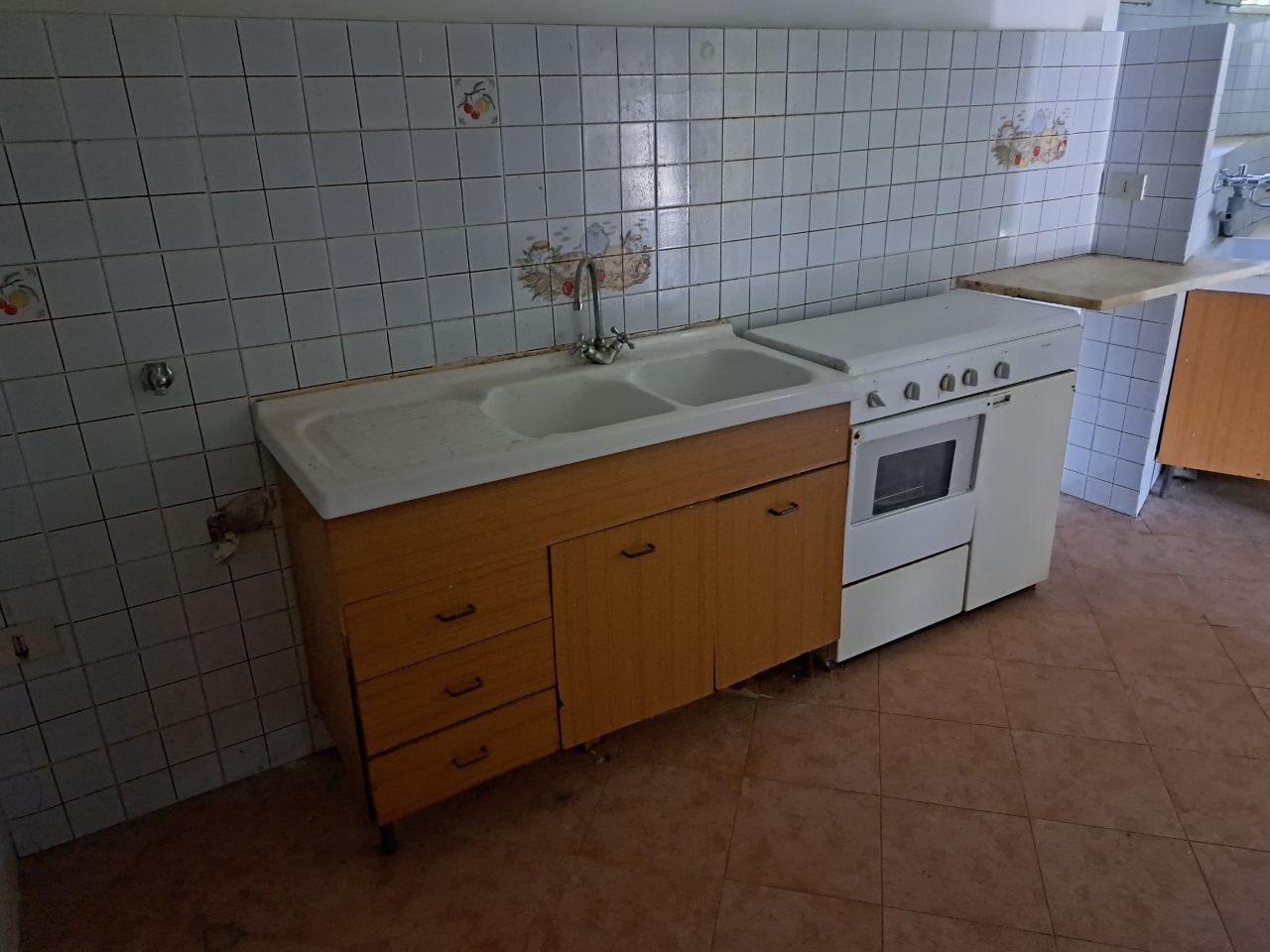 Via Valle Paradiso, 3 locali arredato con box auto