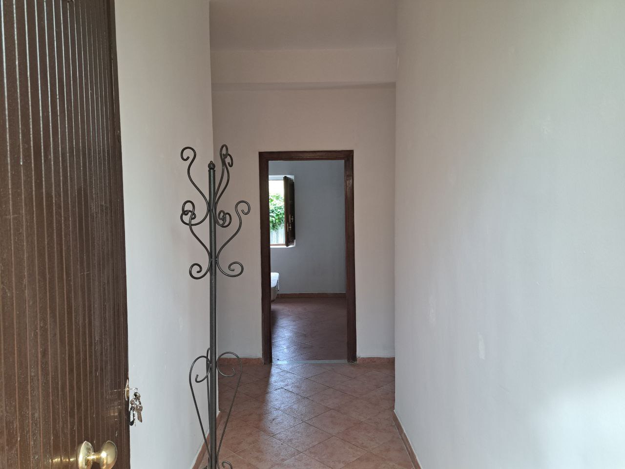 Via Valle Paradiso, 3 locali arredato con box auto