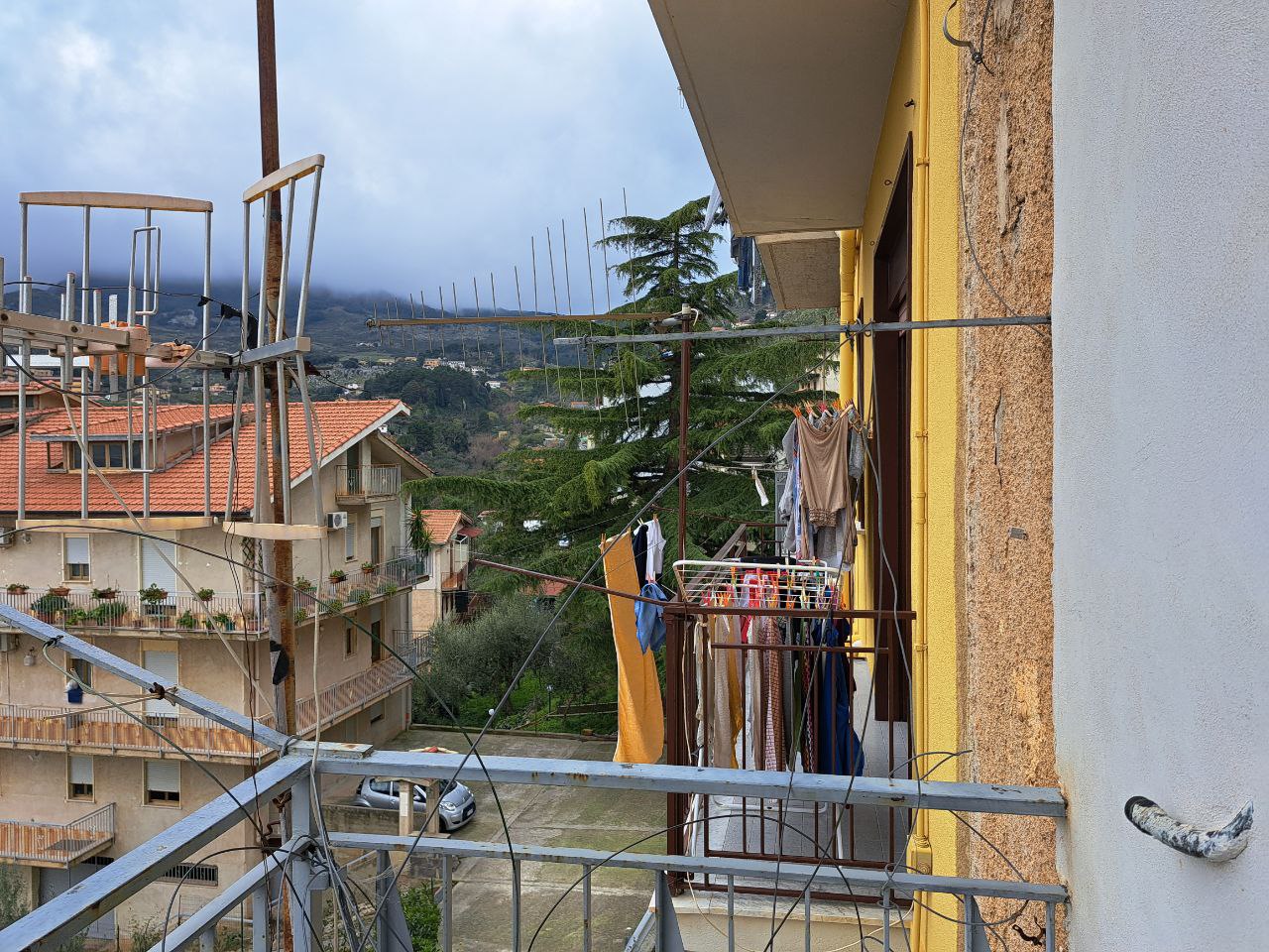 Via Provinciale, grande abitazione con 2 ingressi