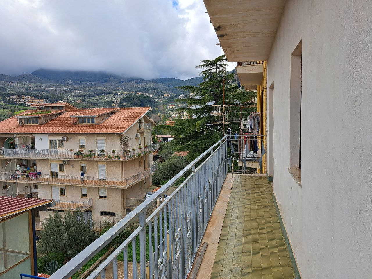 Via Provinciale, grande abitazione con 2 ingressi