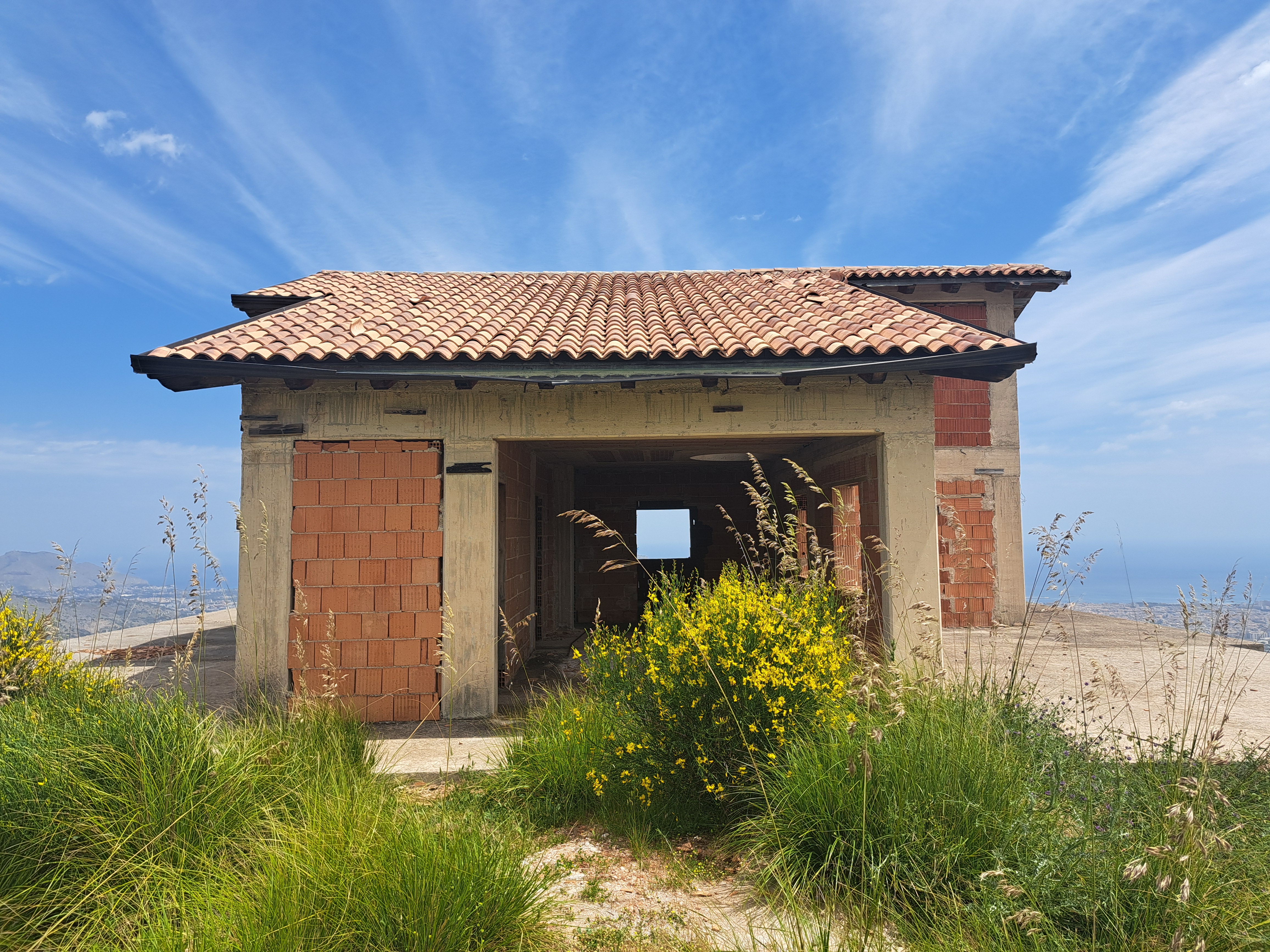 Via Ficiligni, grande panoramica struttura in posizione dominante con vista mare