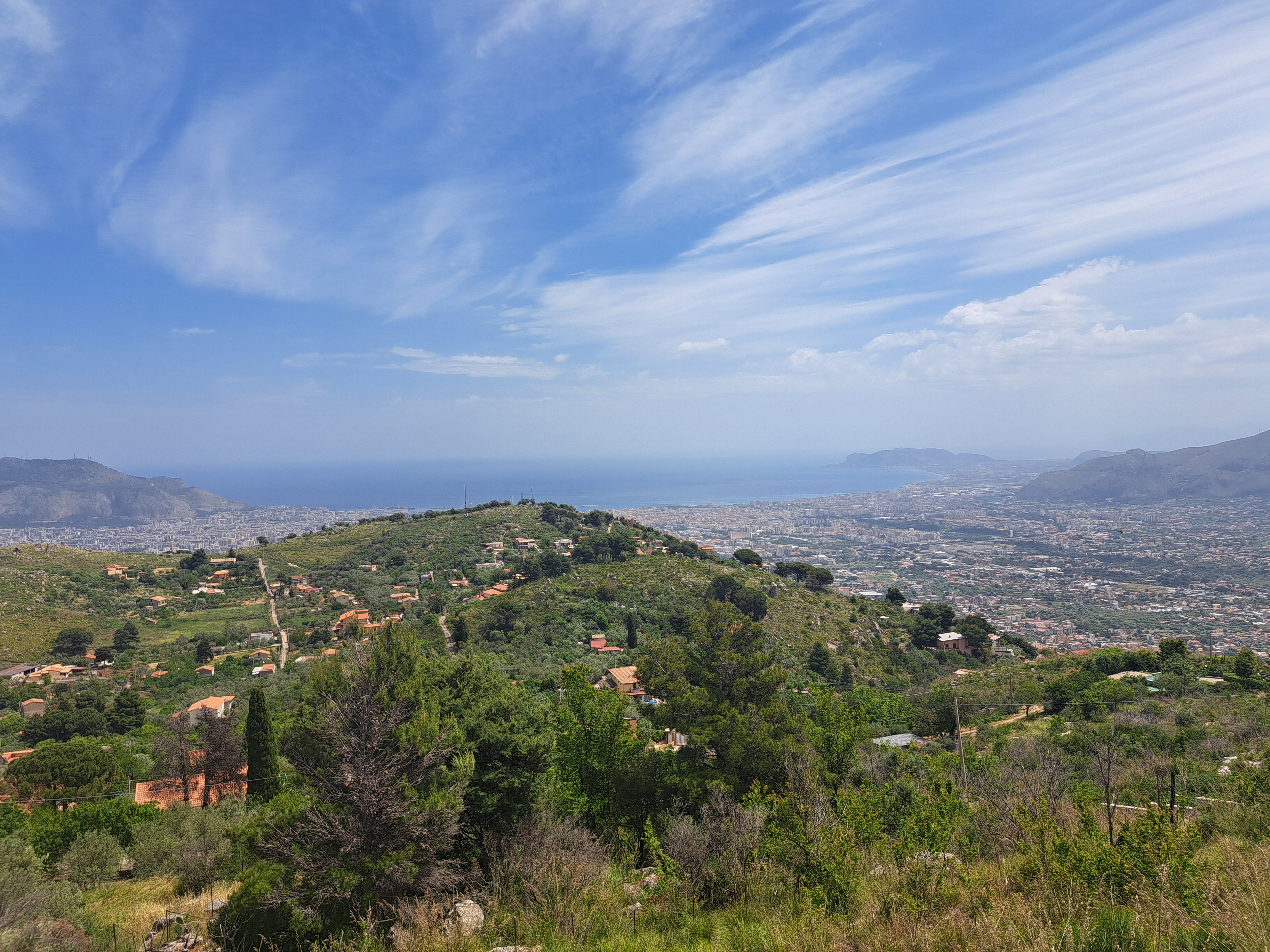 Via Ficiligni, grande panoramica struttura in posizione dominante con vista mare