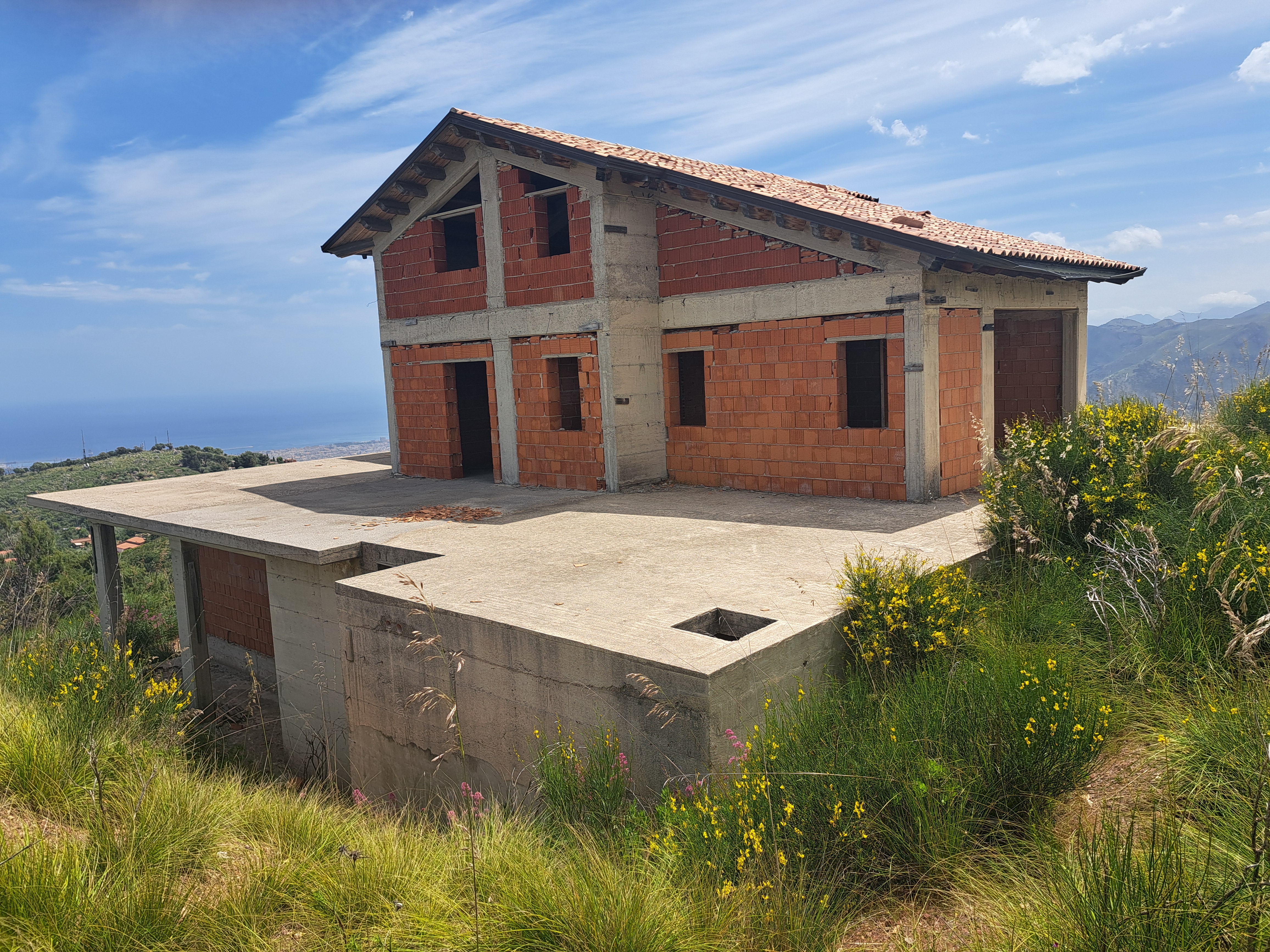Via Ficiligni, grande panoramica struttura in posizione dominante con vista mare