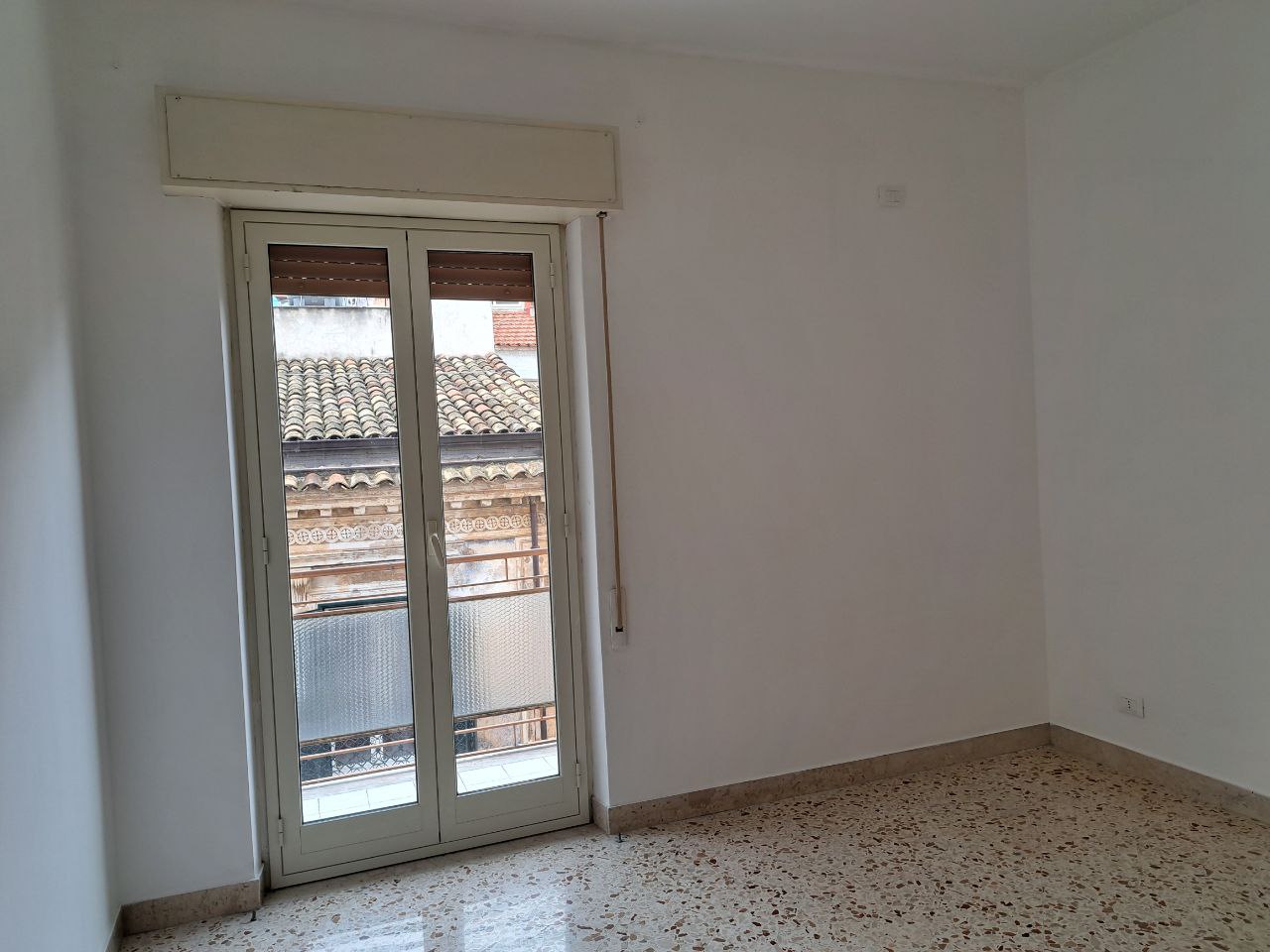Via Pietro Novelli, 2 locali con cucina abitabile