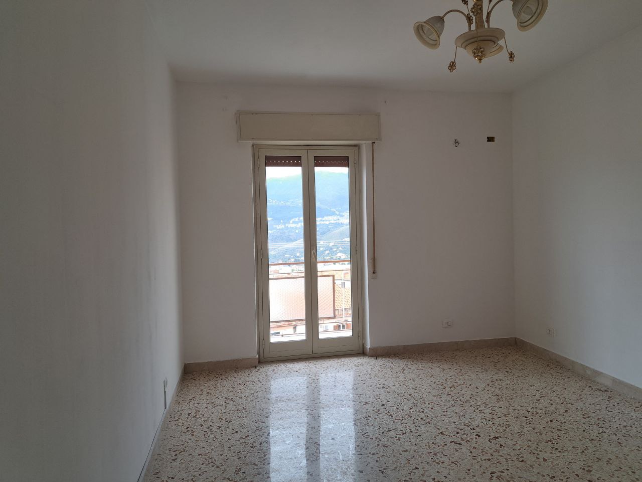 Via Pietro Novelli, 2 locali con cucina abitabile