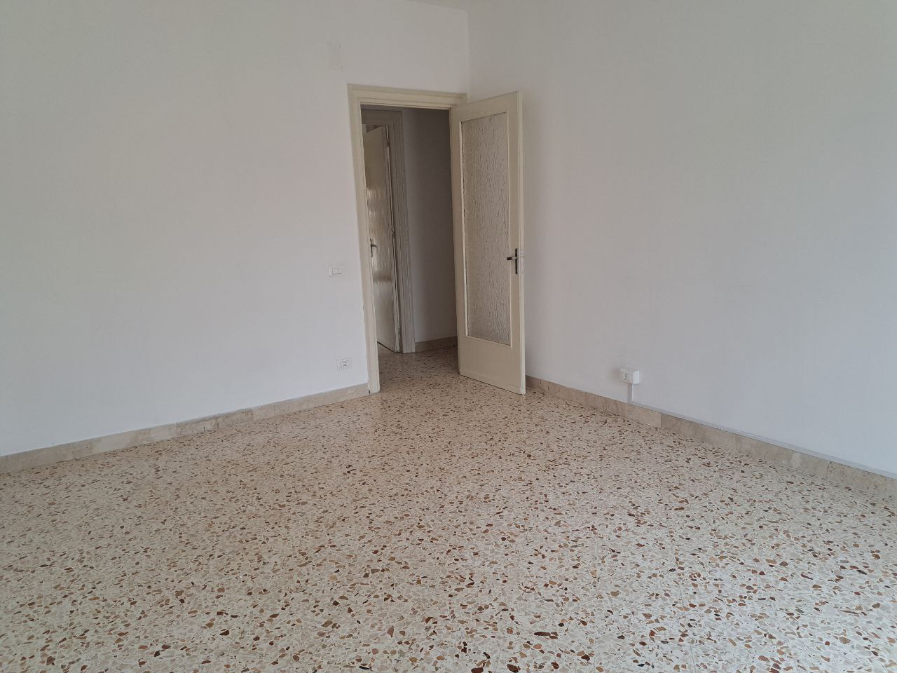 Via Pietro Novelli, 2 locali con cucina abitabile