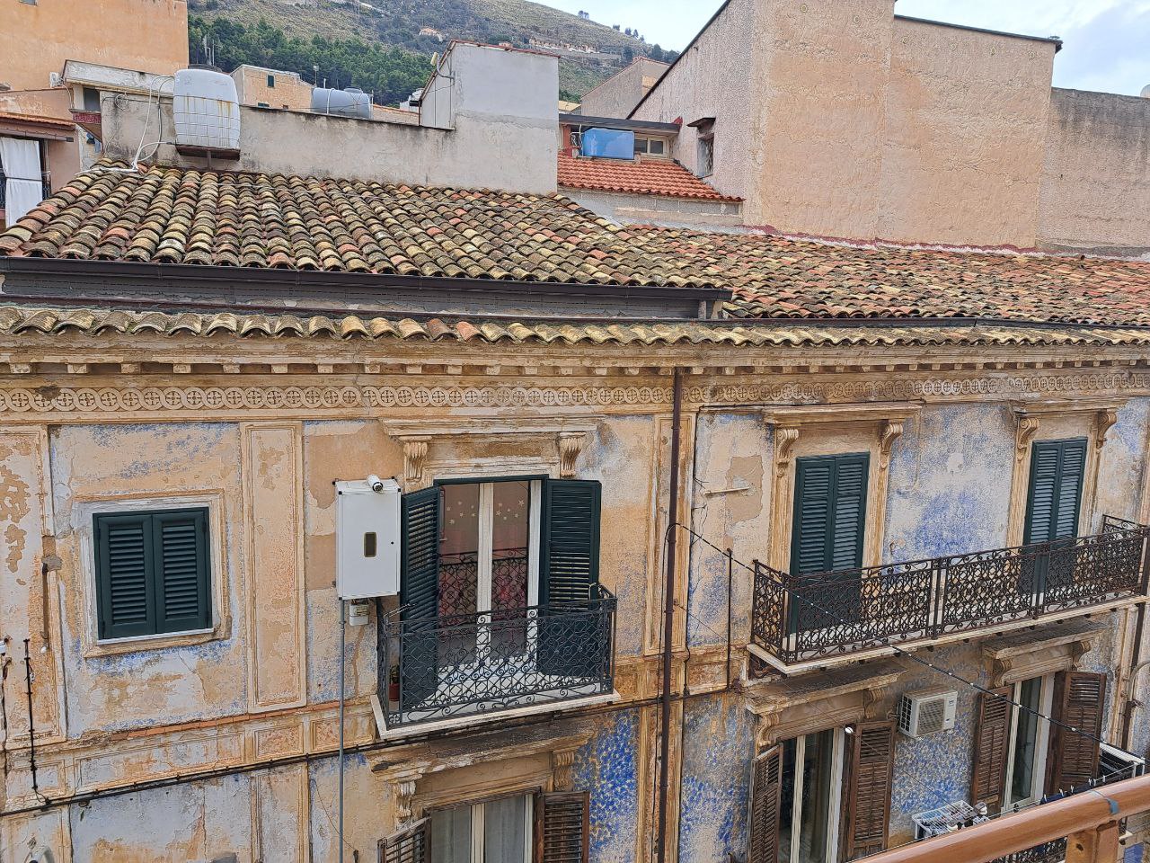 Via Pietro Novelli, 2 locali con cucina abitabile