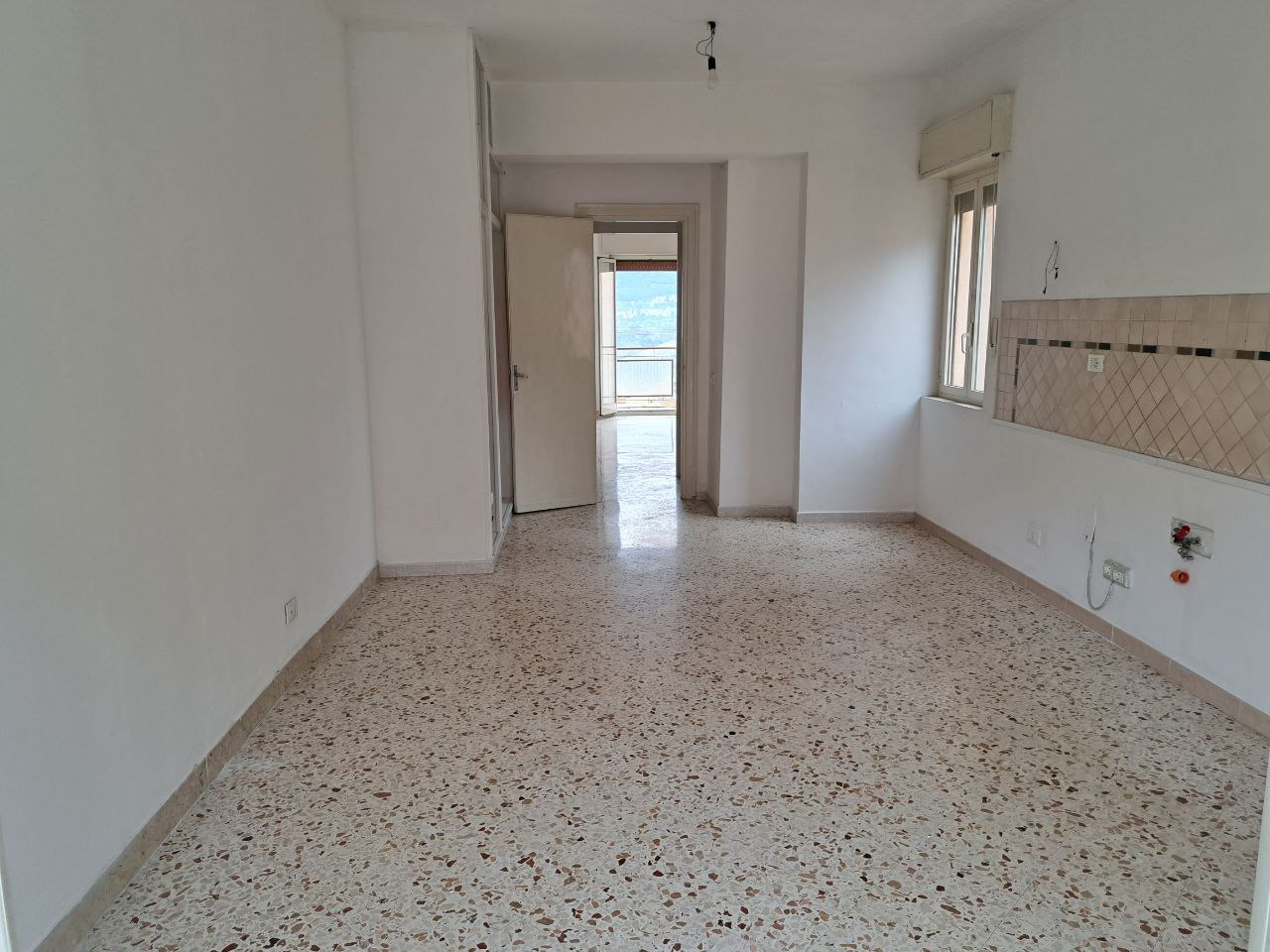 Via Pietro Novelli, 2 locali con cucina abitabile