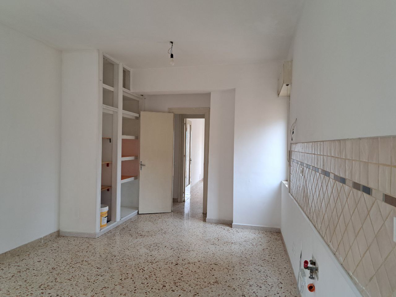 Via Pietro Novelli, 2 locali con cucina abitabile