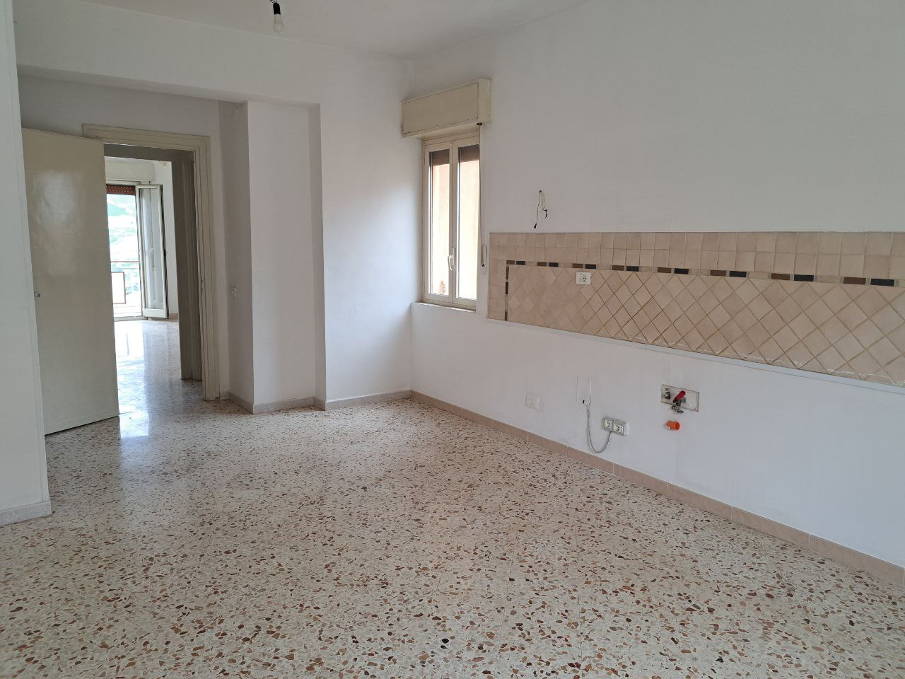 Via Pietro Novelli, 2 locali con cucina abitabile
