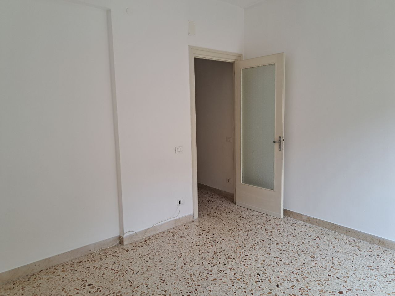Via Pietro Novelli, 2 locali con cucina abitabile