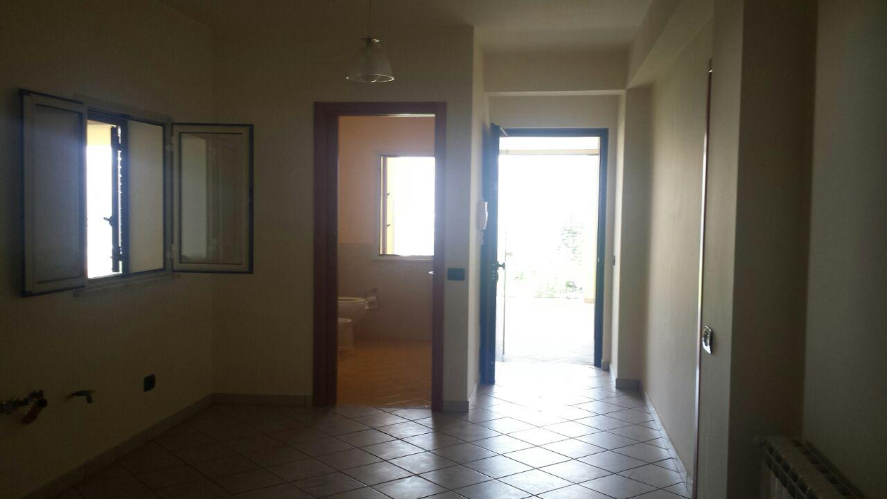 Via Regione Siciliana, 2 vani con cucina-soggiorno