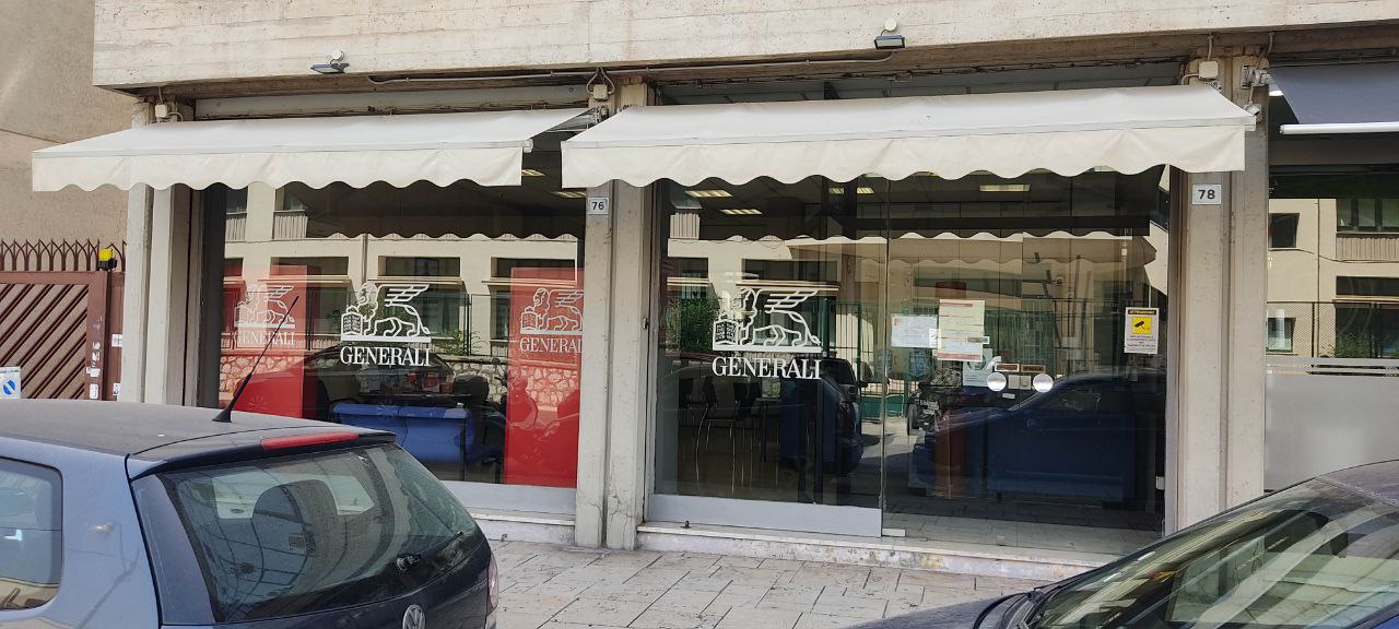 Via Briuccia, locale commerciale di 131 mq