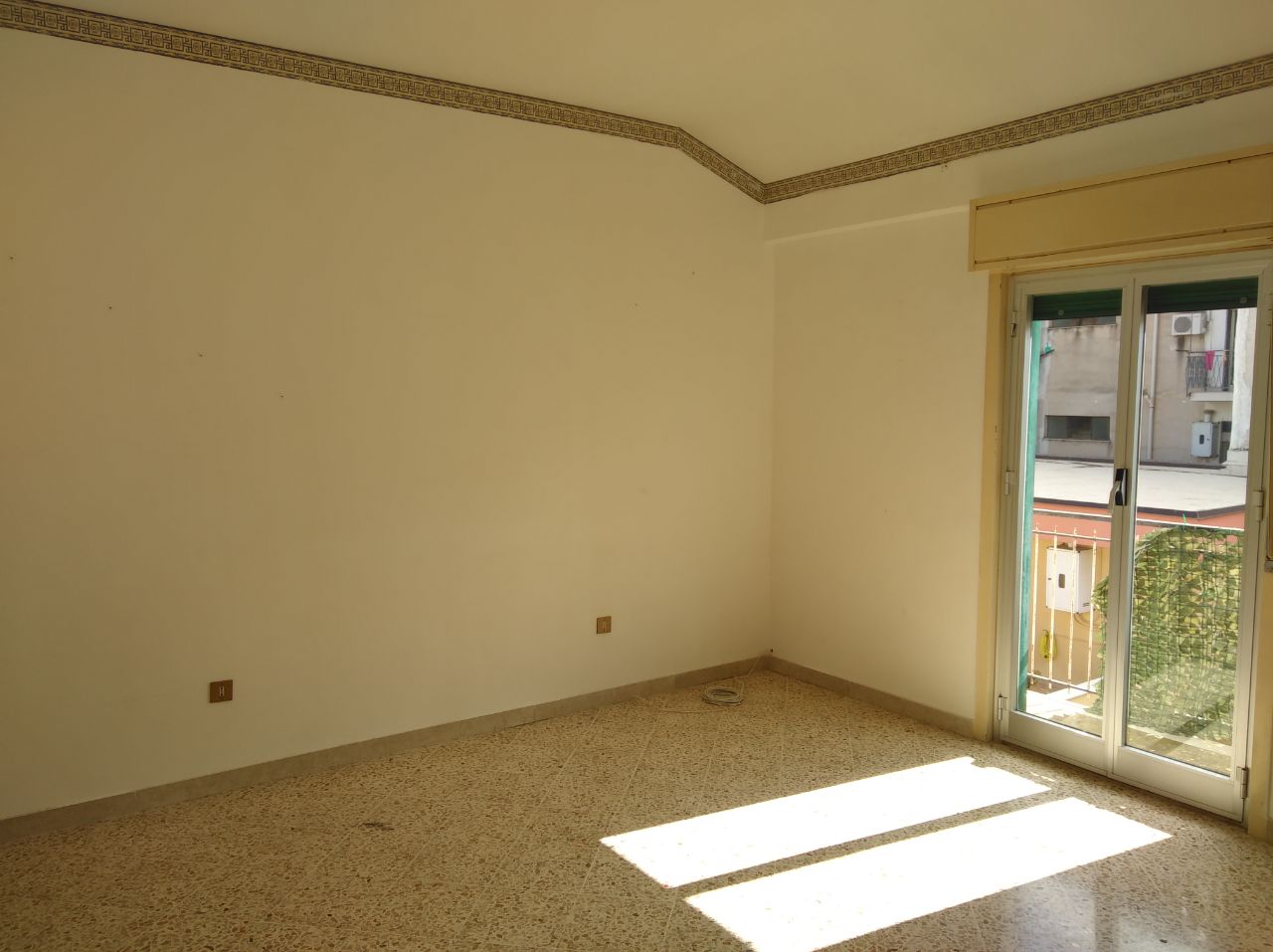 Via Fiume Delia, luminoso e ampio 3 vani
