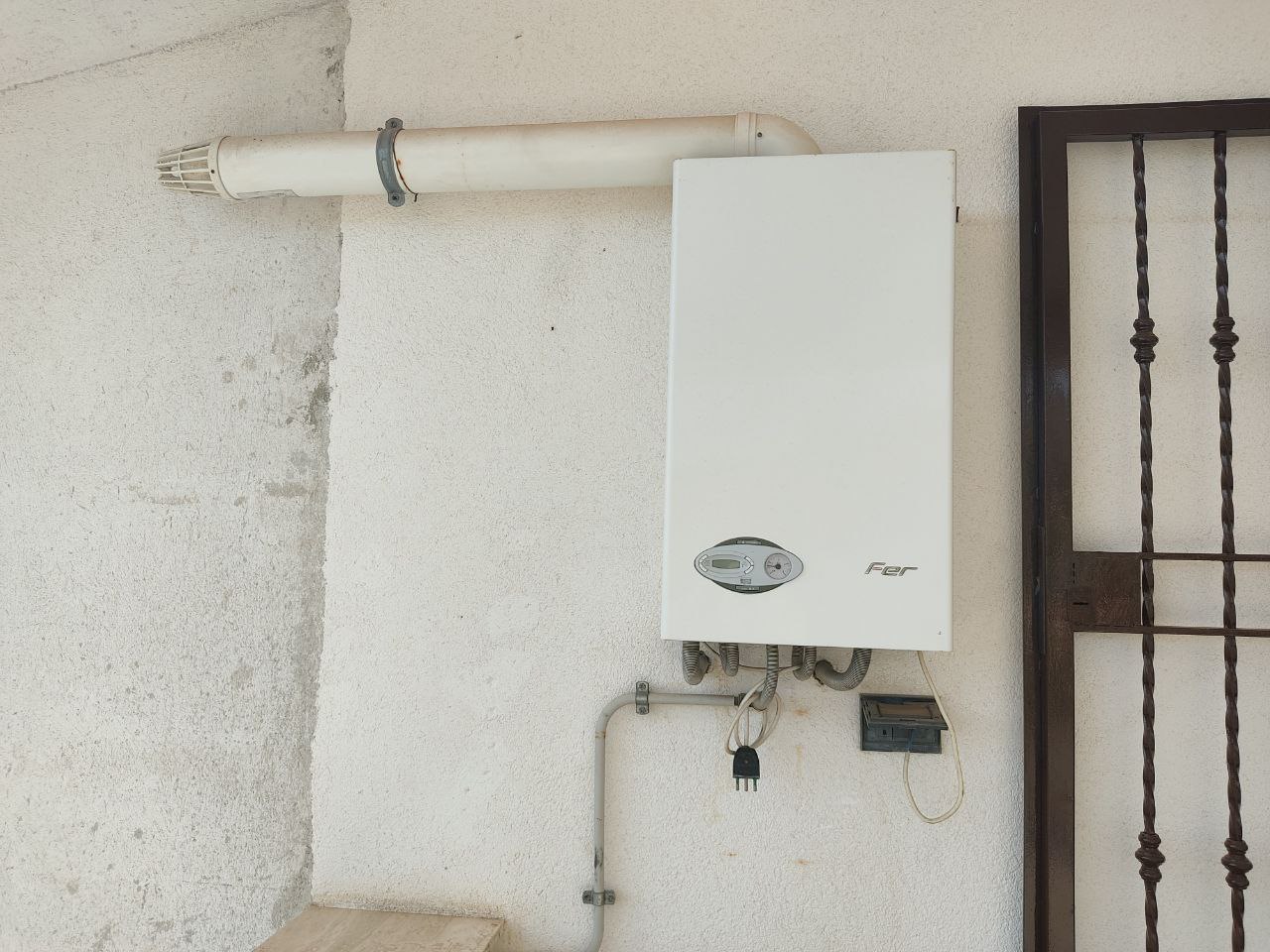 Via Strazzasiti, recente 3 vani con doppi servizi