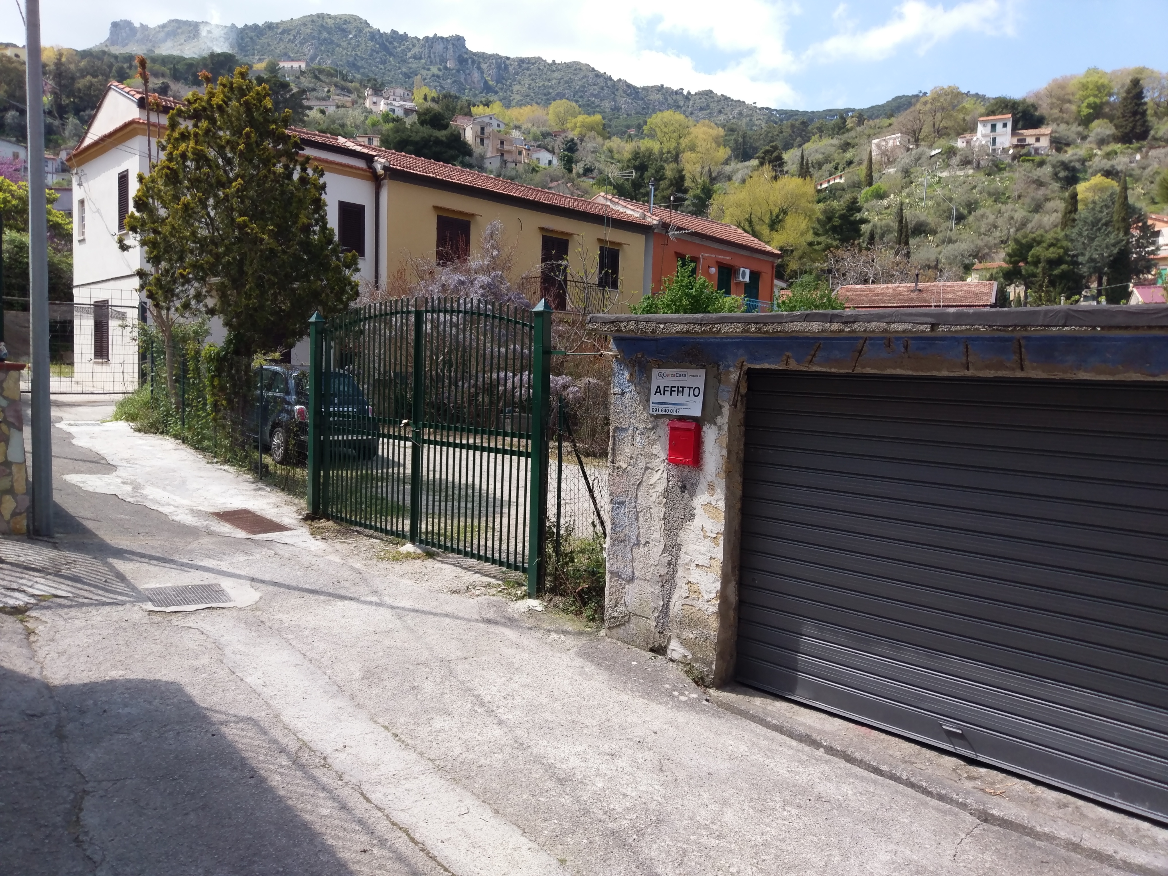 Via Pellerito villinoarredato terrazzo e postoauto