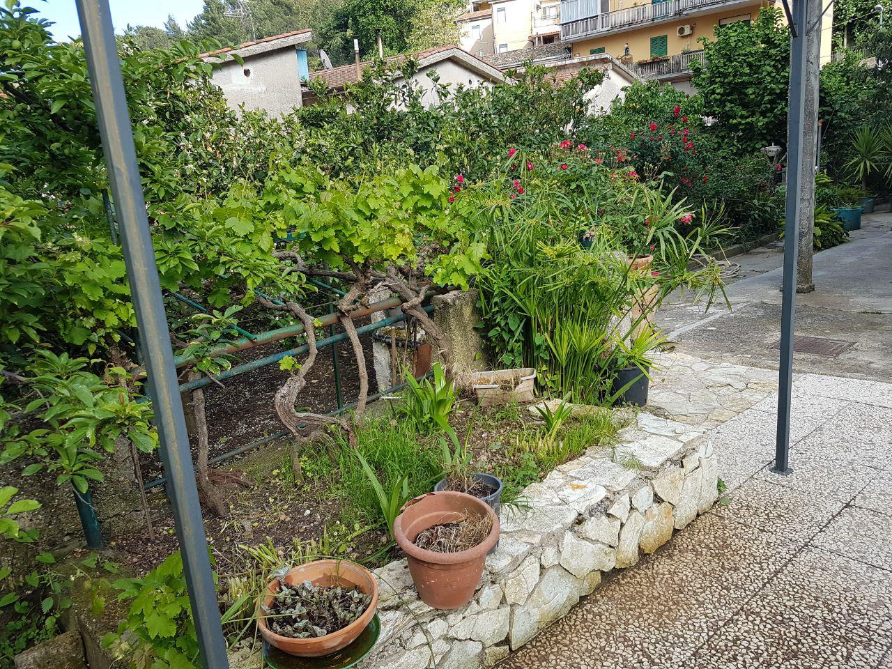Via Pellerito villinoarredato terrazzo e postoauto