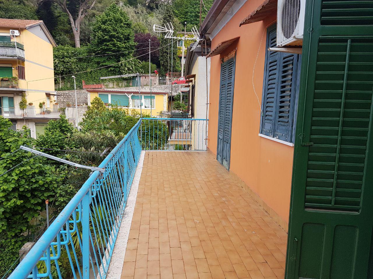 Via Pellerito villinoarredato terrazzo e postoauto