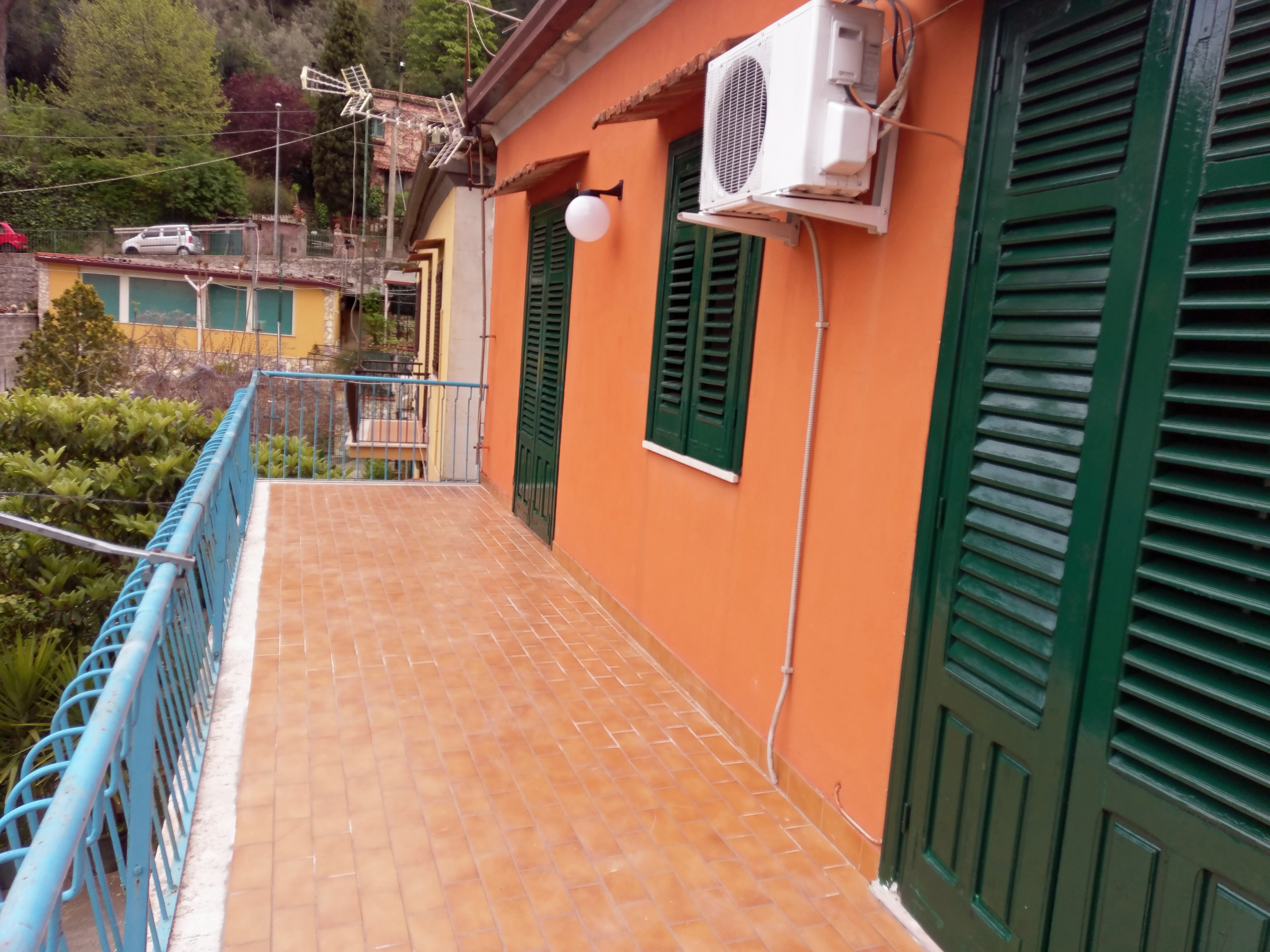 Via Pellerito villinoarredato terrazzo e postoauto