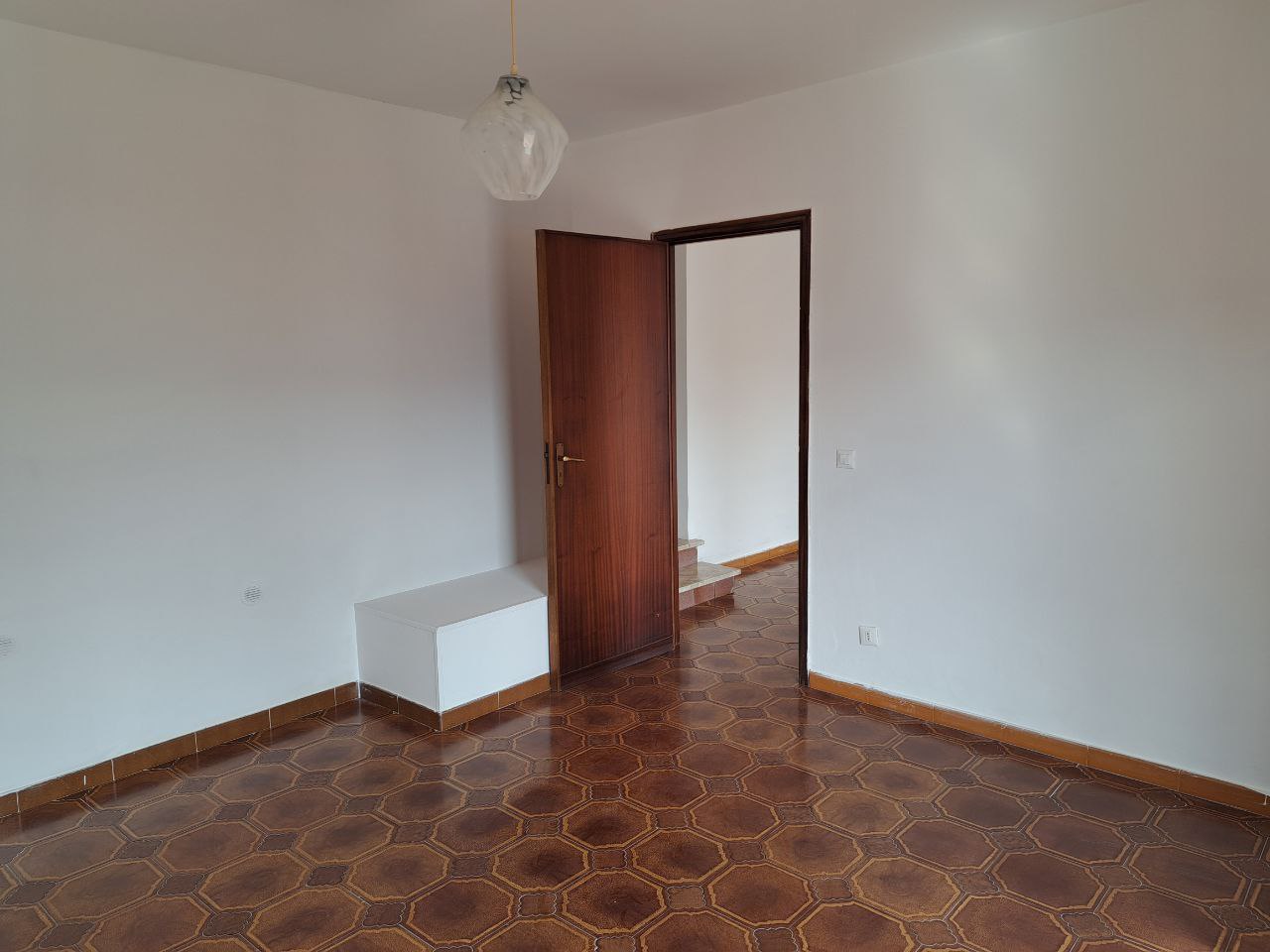 Circonvallazione, casa con posto auto e 2 terrazzi