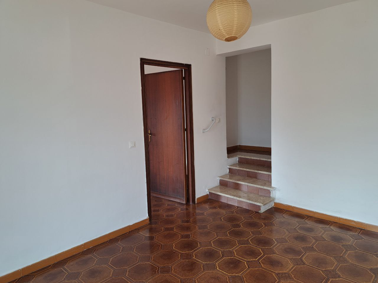 Circonvallazione, casa con posto auto e 2 terrazzi