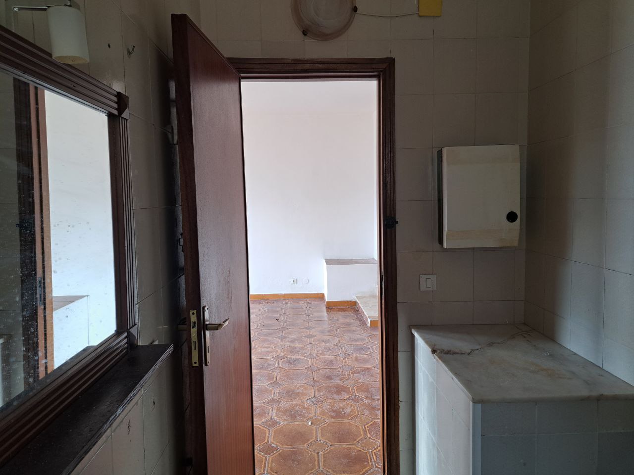 Circonvallazione, casa con posto auto e 2 terrazzi