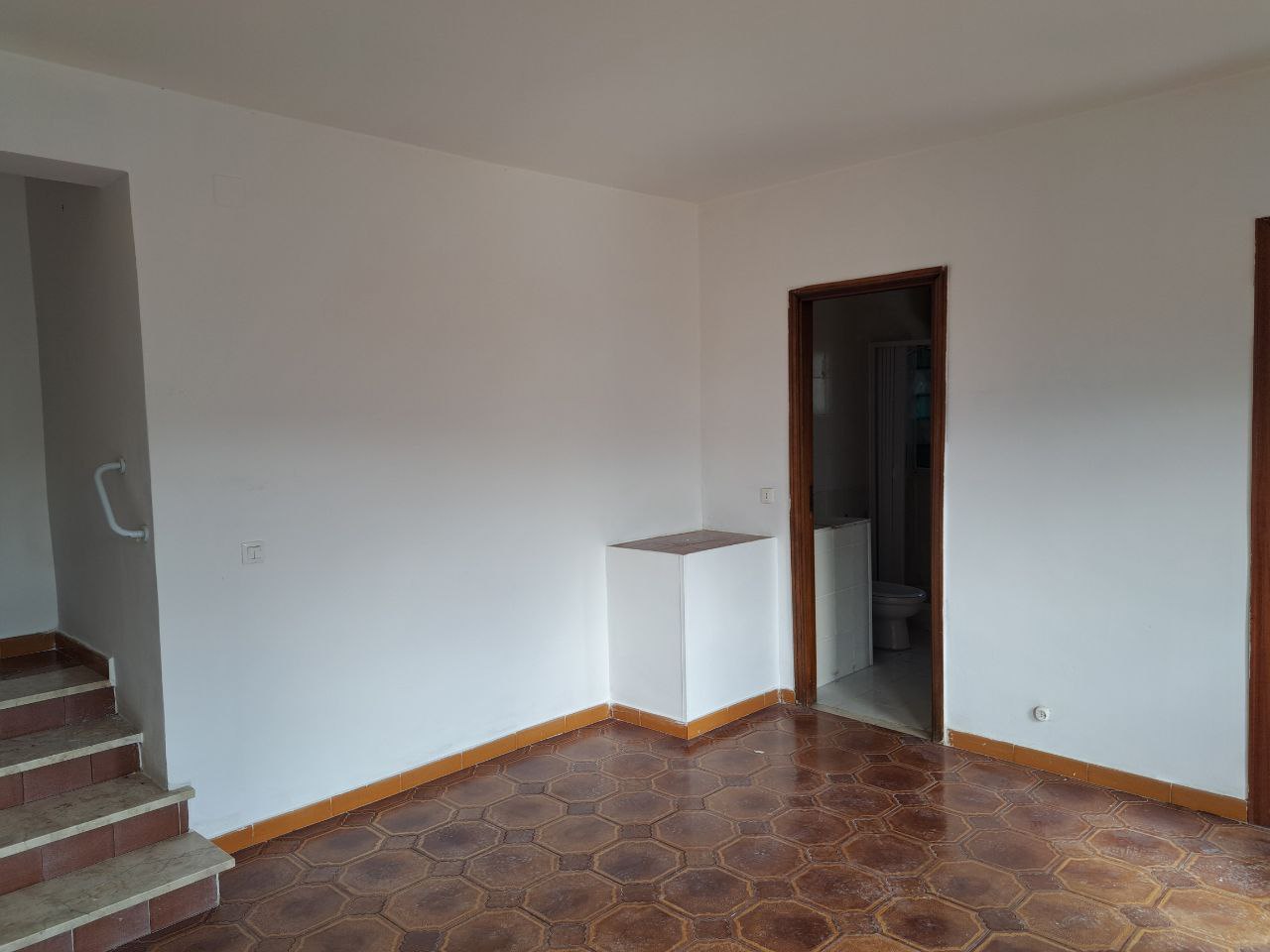 Circonvallazione, casa con posto auto e 2 terrazzi
