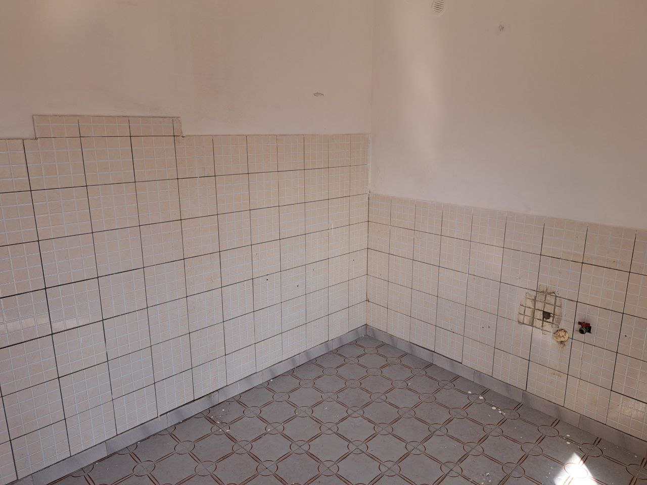 Circonvallazione, casa con posto auto e 2 terrazzi
