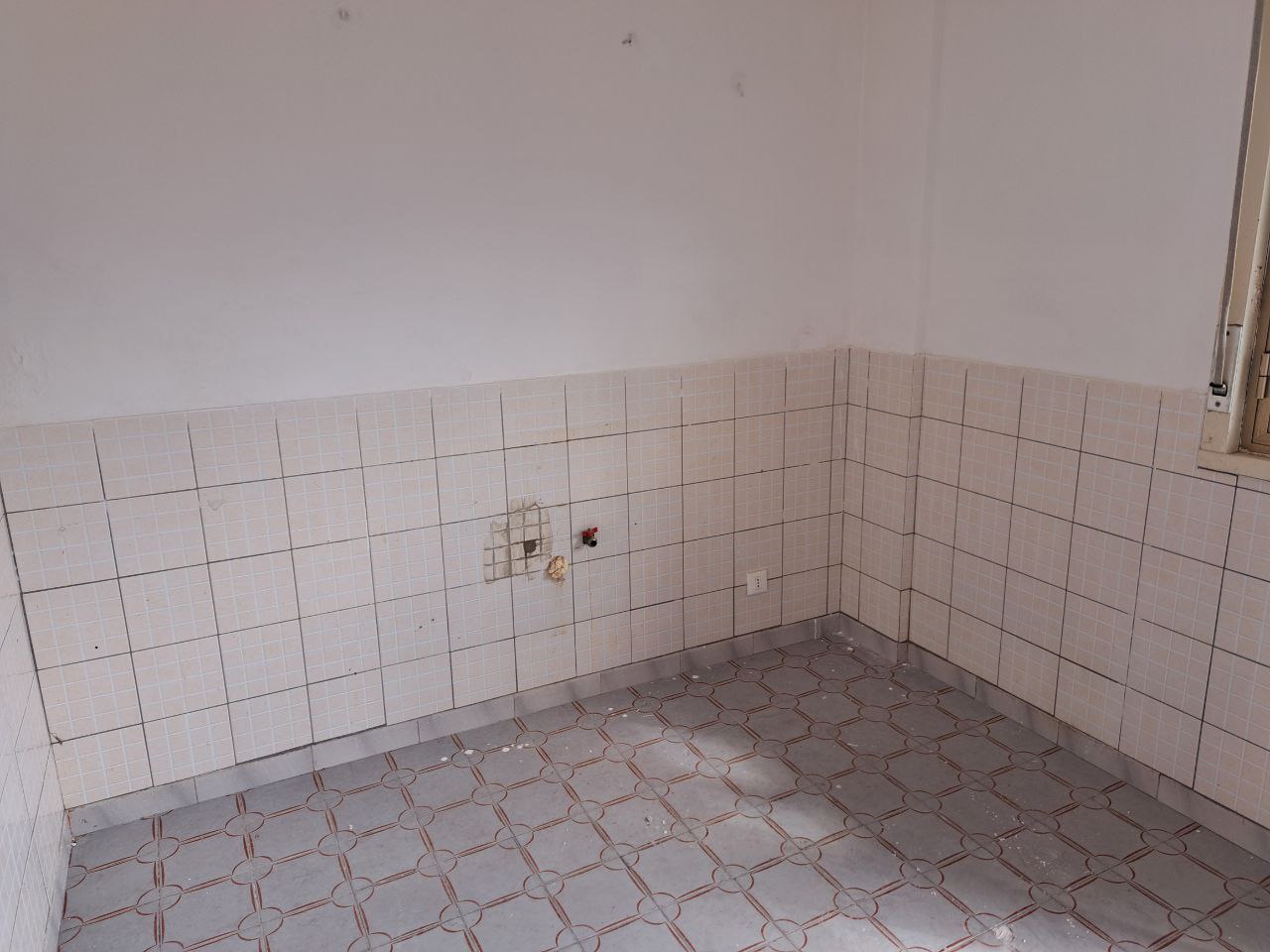 Circonvallazione, casa con posto auto e 2 terrazzi
