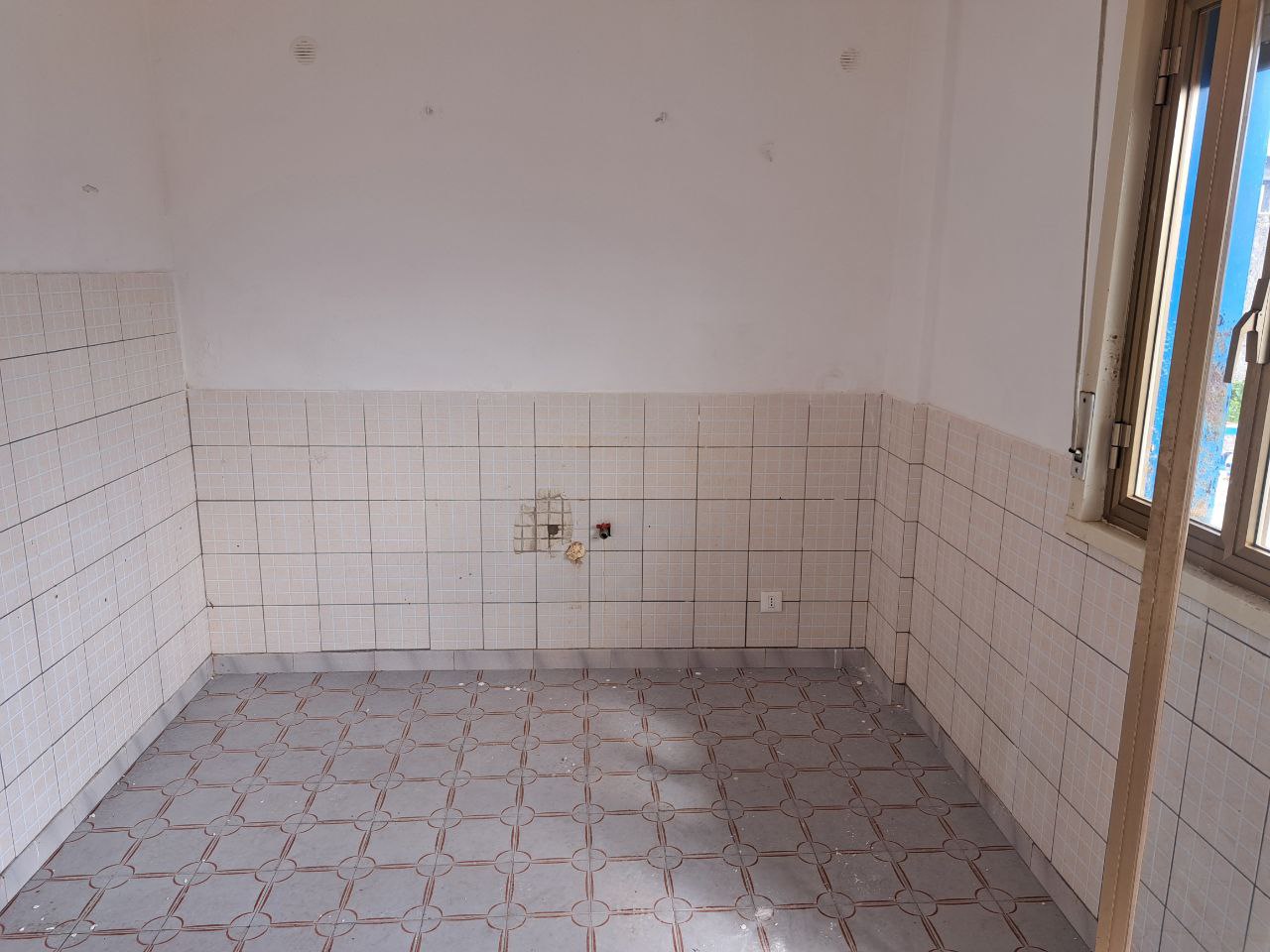 Circonvallazione, casa con posto auto e 2 terrazzi