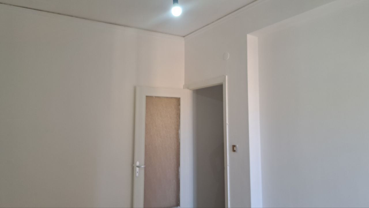 Via Aldo Moro 4 locali con ampio salone e camerino