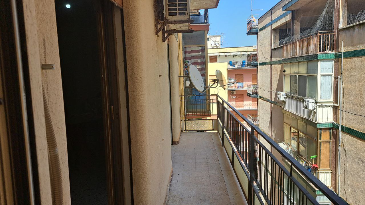 Via Aldo Moro 4 locali con ampio salone e camerino