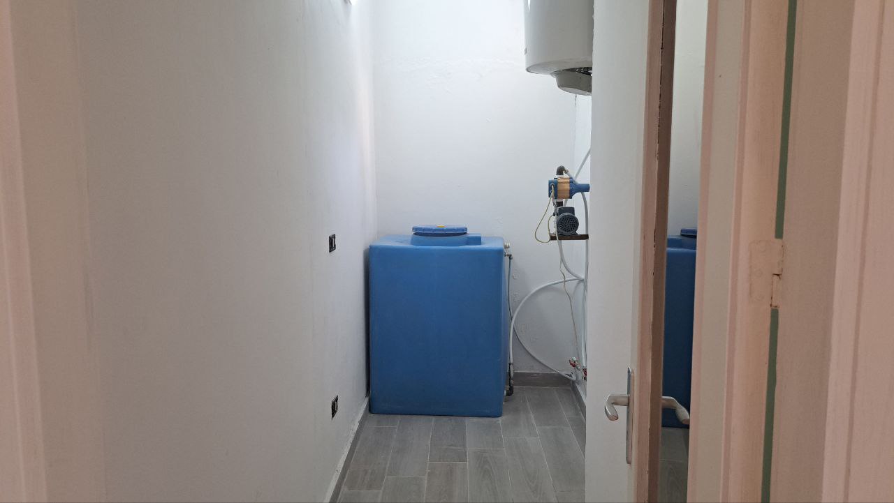 Via Aldo Moro 4 locali con ampio salone e camerino