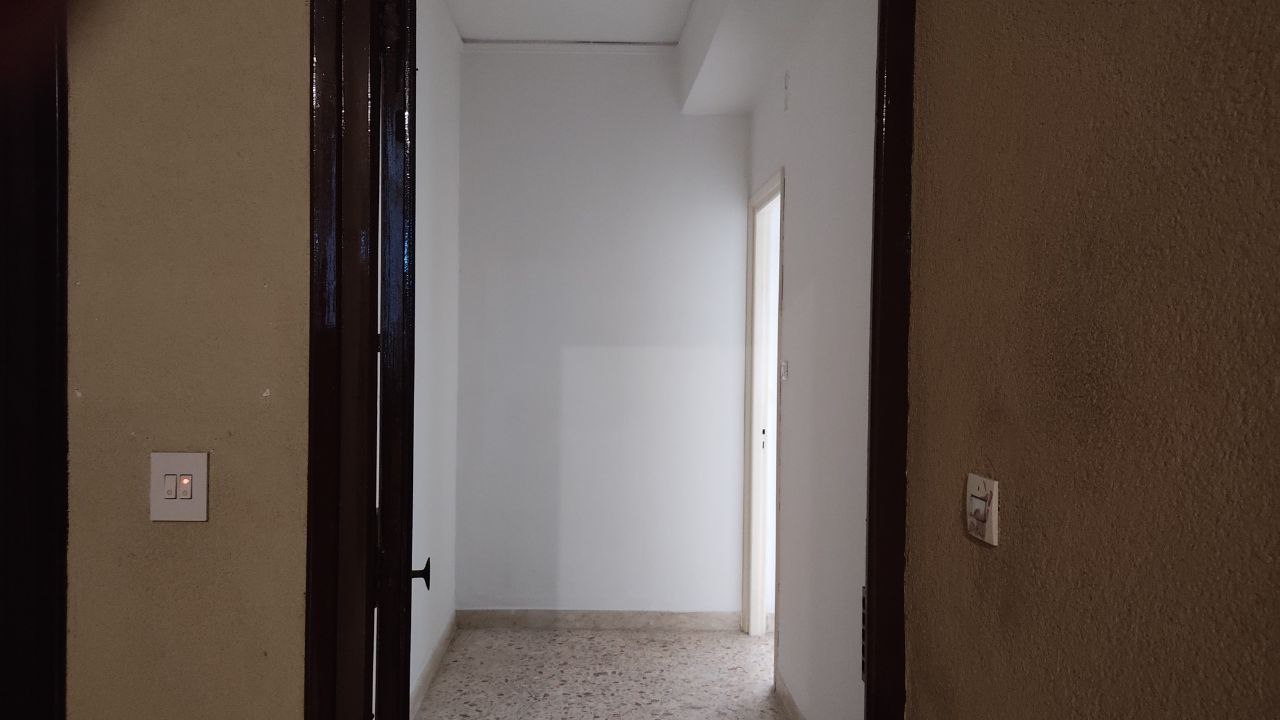 Via Venero comodo e centrale 3vani con ripostiglio