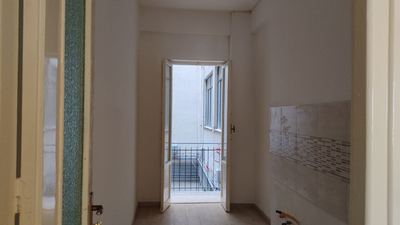 Via Venero comodo e centrale 3vani con ripostiglio