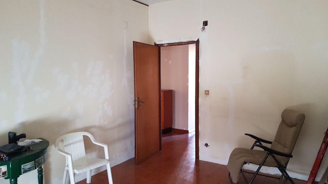 Via Giovan Battista Naselli, 4 vani con 2 ingressi