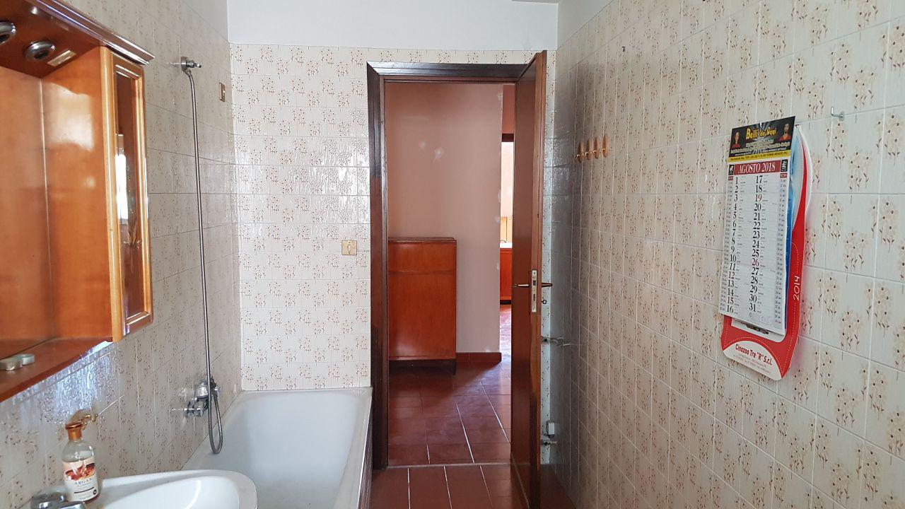 Via Giovan Battista Naselli, 4 vani con 2 ingressi