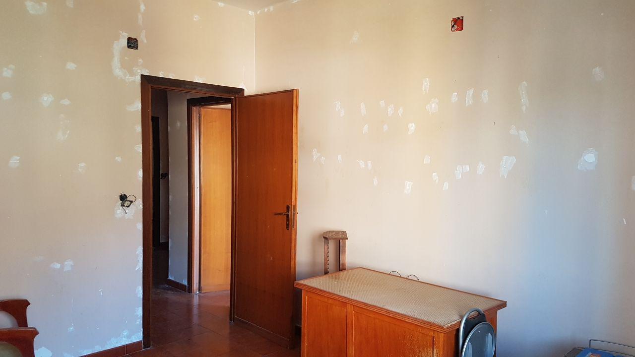 Via Giovan Battista Naselli, 4 vani con 2 ingressi