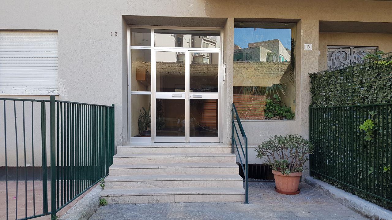 Via Giovan Battista Naselli, 4 vani con 2 ingressi
