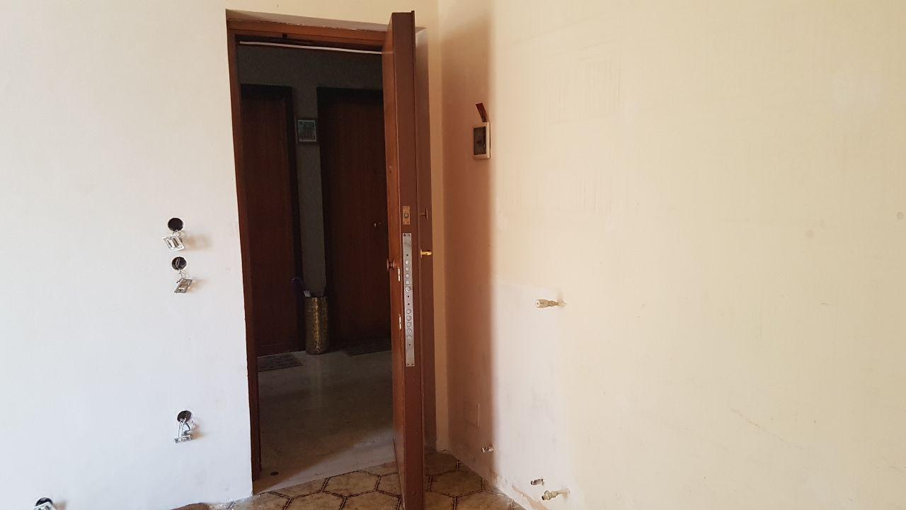 Via Giovan Battista Naselli, 4 vani con 2 ingressi