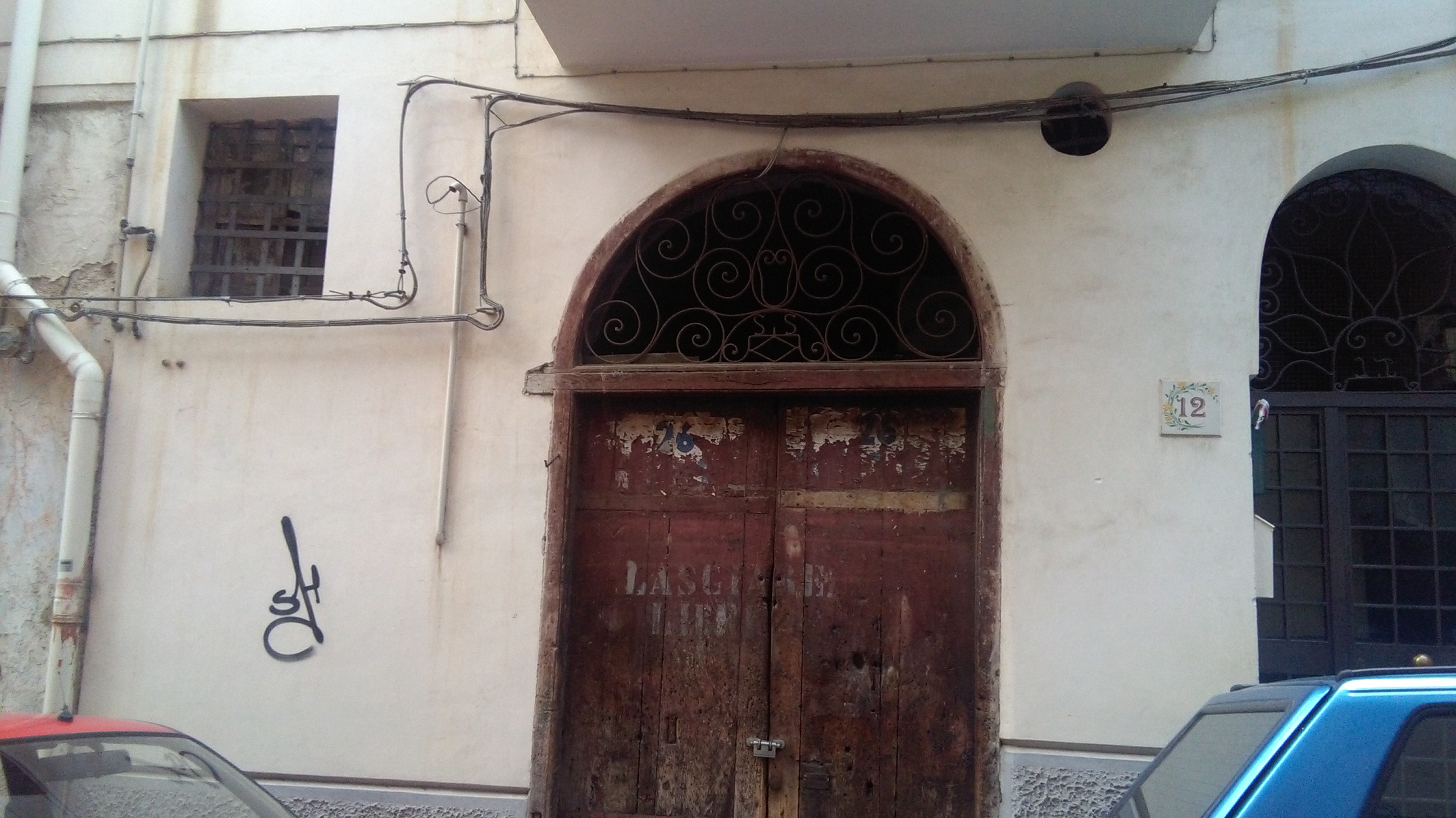 Via Chiesa del Carmine, ampio locale soppalcabile